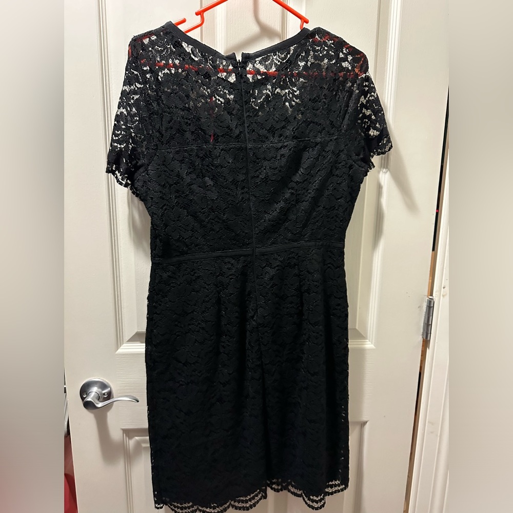 Elle size 10 women’s knee length formal lace dress